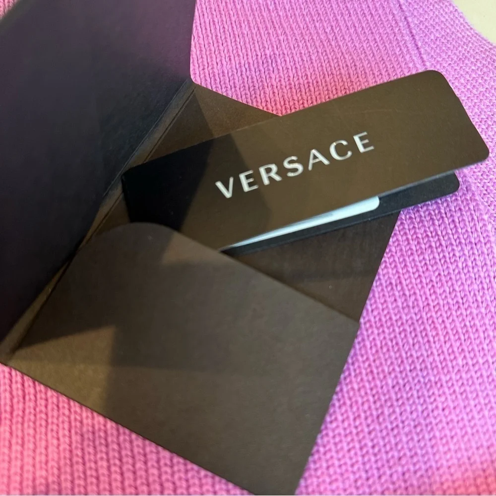 Authentic New Versace Medusa Wool Ribbed Knit Lilac Scarf